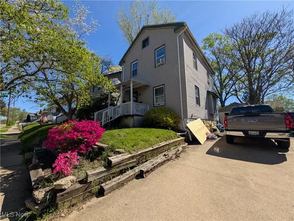 Akron, OH 44310,1151 Big Falls AVE