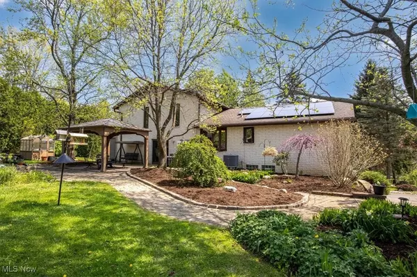Hinckley, OH 44233,1006 Stony Hill RD