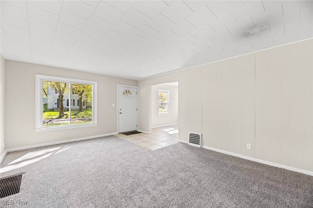 Akron, OH 44320,1086 Roslyn AVE