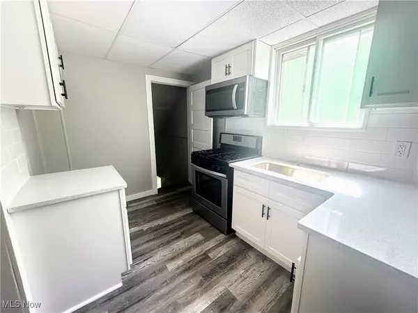 Barberton, OH 44203,12 24th ST SW