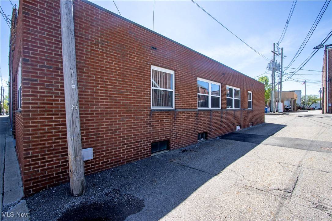Orrville, OH 44667,128 W water ST