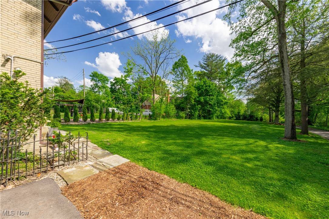 Shaker Heights, OH 44120,16175 Shaker BLVD