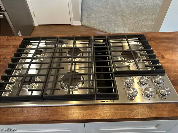 Strongsville, OH 44149,8599 Marks RD