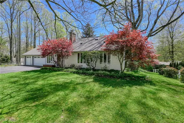 4712 Glenwood DR, Mantua, OH 44255