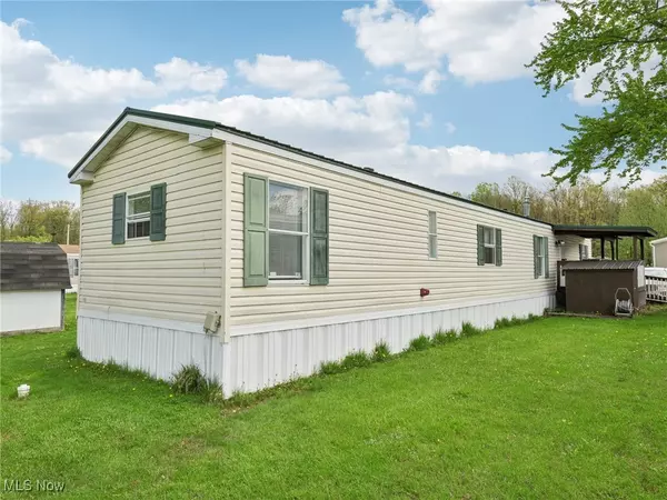 184 Garfield LN, Jefferson, OH 44047