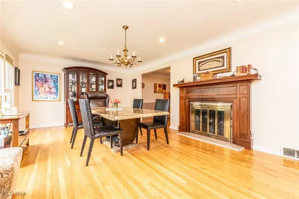 Beachwood, OH 44122,2172 Lyndway RD