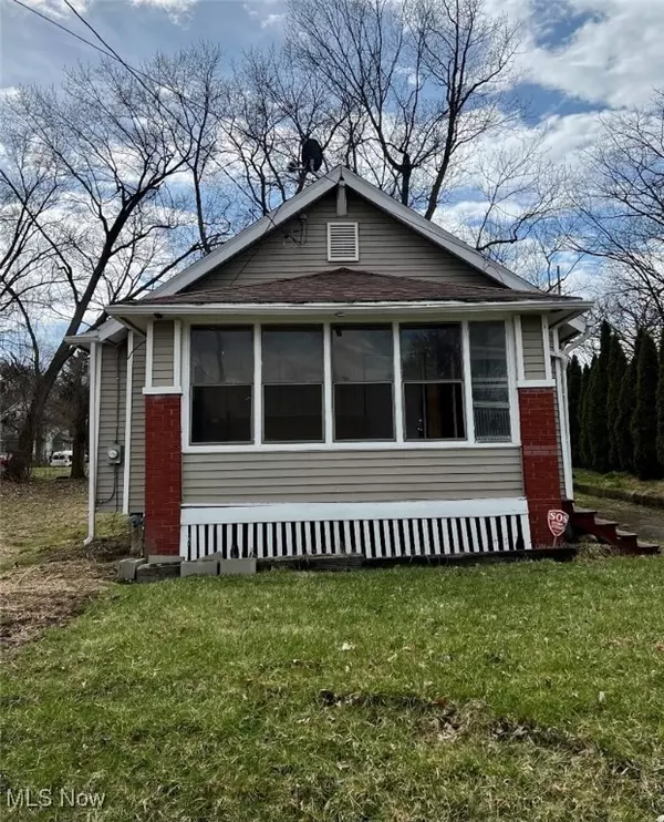 2428 Wydesteel AVE, Youngstown, OH 44505