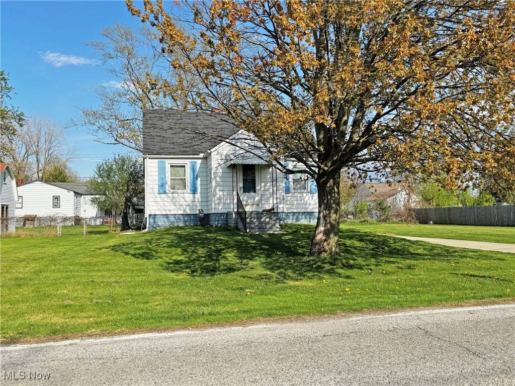 3017 Fulmer RD, Lorain, OH 44053