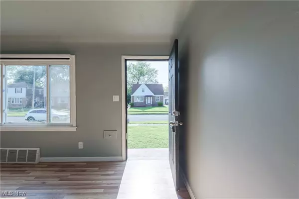 Maple Heights, OH 44137,5413 Hollywood AVE