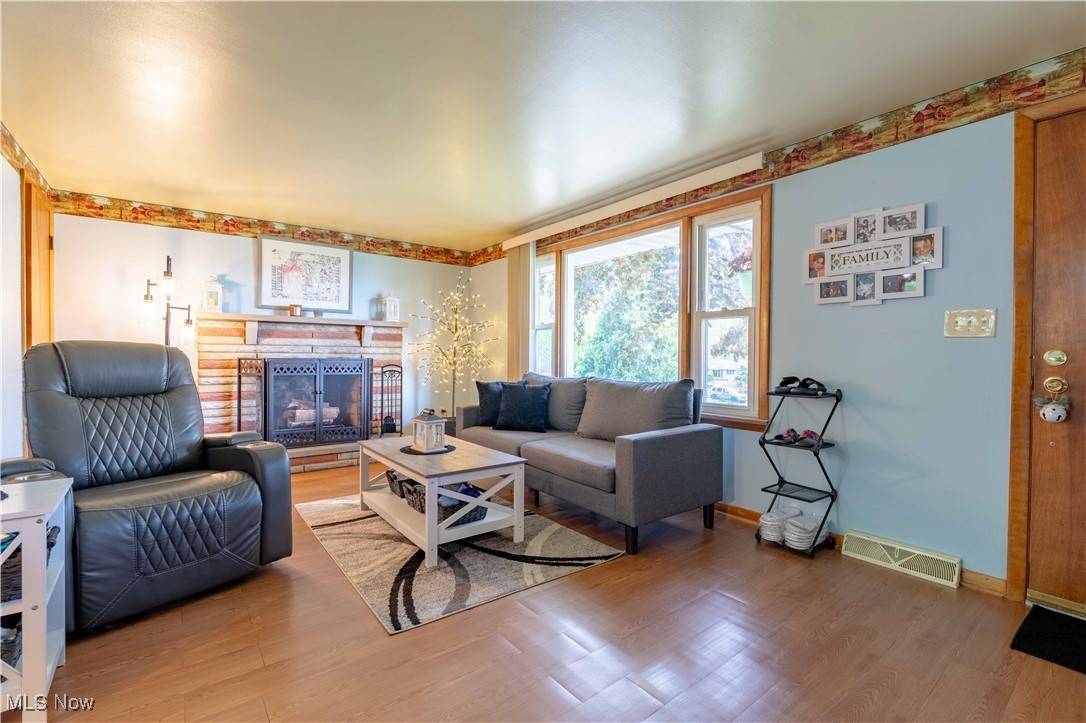 Massillon, OH 44646,229 Locke AVE NW