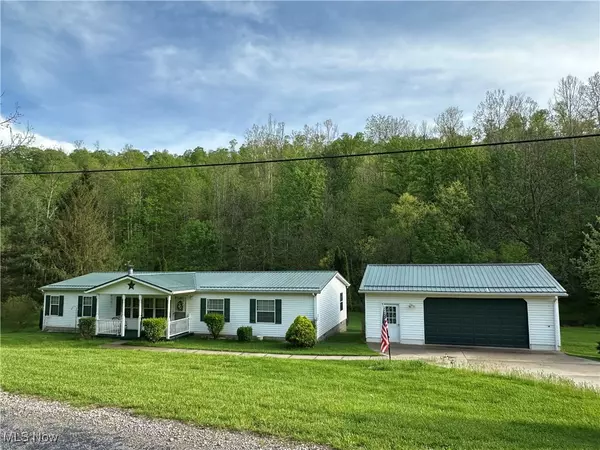 34695 Edwina RD, Lewisville, OH 43754