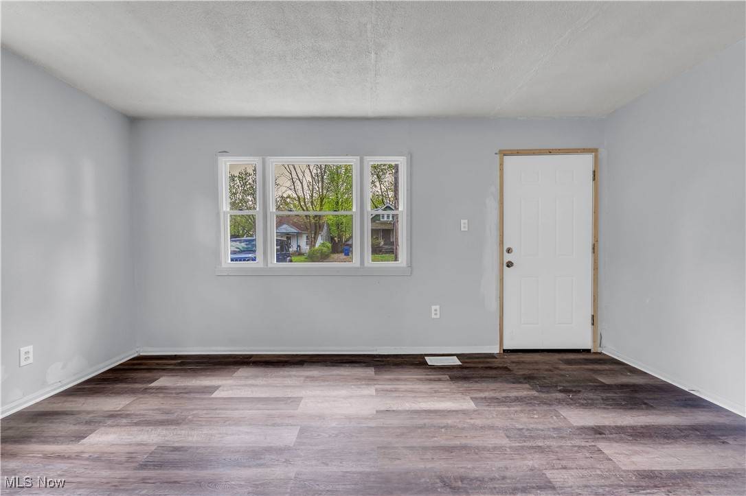 Cleveland, OH 44128,4428 E 142nd ST