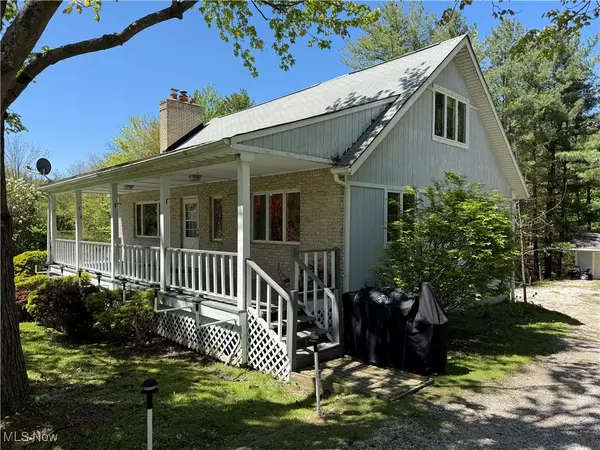 5123 Hemlock LN, Harpersfield, OH 44041