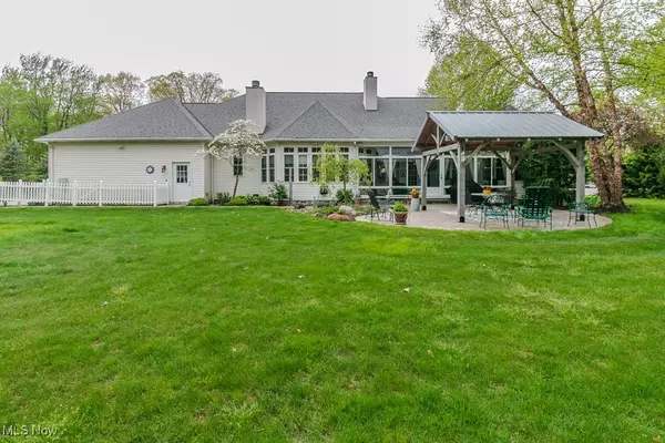 Kirtland, OH 44094,10163 Courtney LN