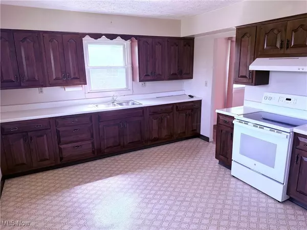 St Clairsville, OH 43950,209 Taylor LN