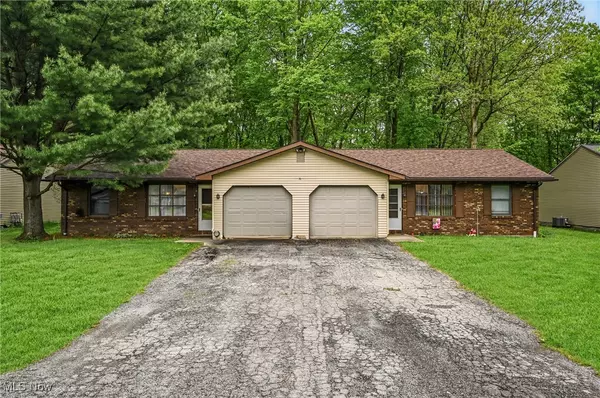 Warren, OH 44484,1352 Castillion DR NE