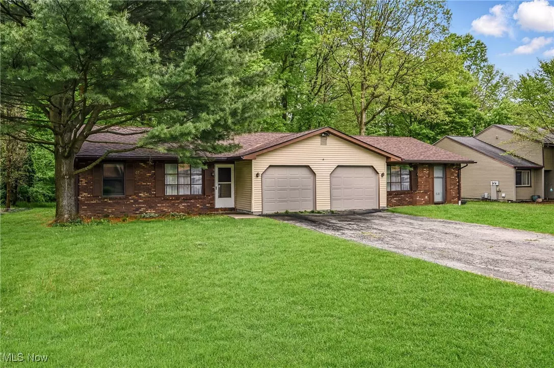 Warren, OH 44484,1352 Castillion DR NE