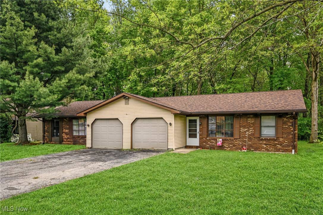 Warren, OH 44484,1352 Castillion DR NE