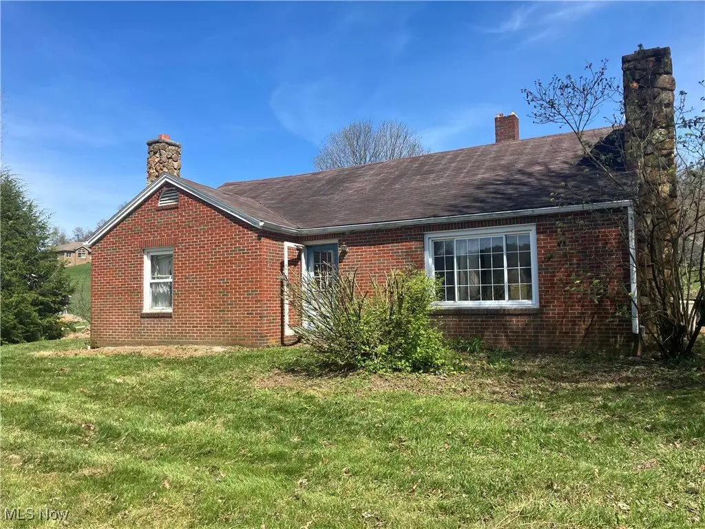 Dover, OH 44622,4295 Blacksnake Hill RD NE