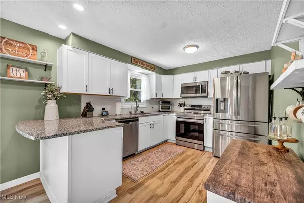 Hartville, OH 44632,1735 Andrews ST NE