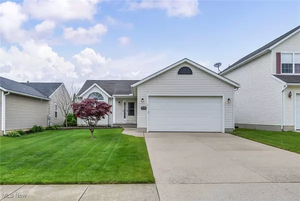 38032 Vista Lake WAY, North Ridgeville, OH 44039