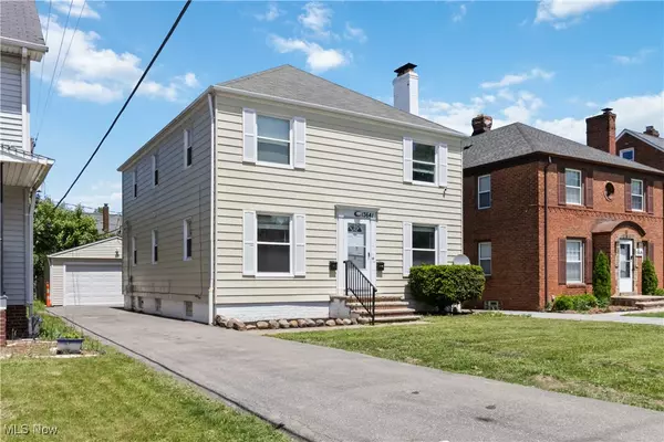 University Heights, OH 44118,13641 Cedar RD