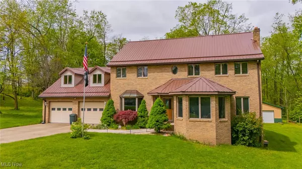 48837 Hillcrest DR, St Clairsville, OH 43950