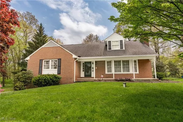 162 S Tamarack RD, Akron, OH 44319