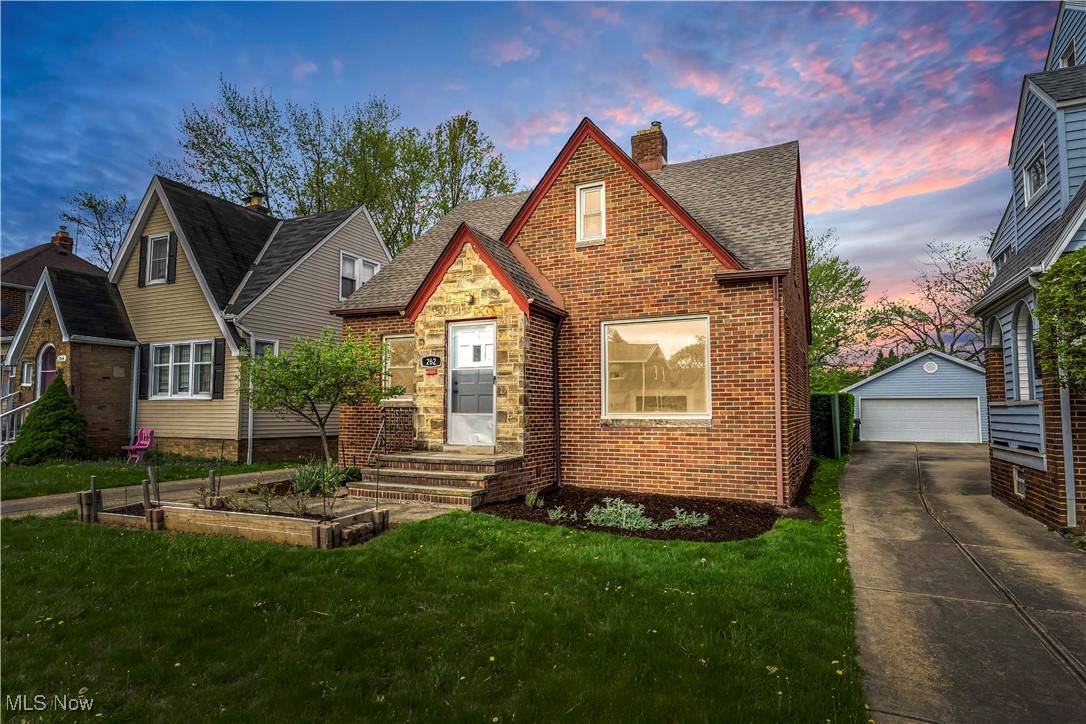 Euclid, OH 44123,262 E 208th ST