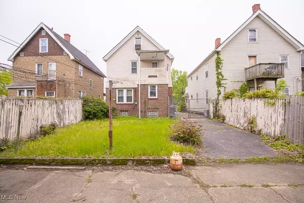 Cleveland, OH 44110,13913 Castalia AVE
