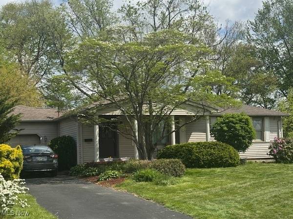 2284 Venloe DR, Poland, OH 44514