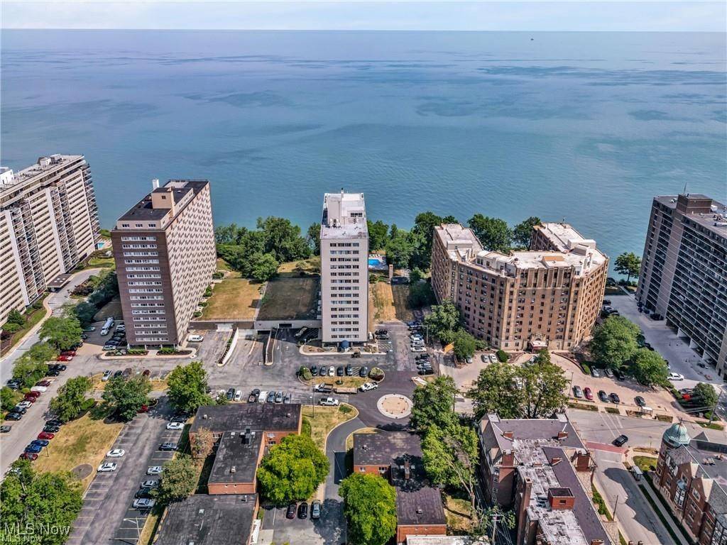 12520 Edgewater DR #1107, Lakewood, OH 44107