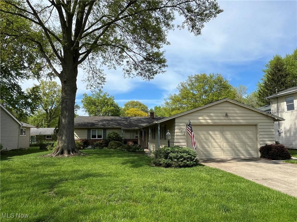 319 Robin DR,  Berea,  OH 44017