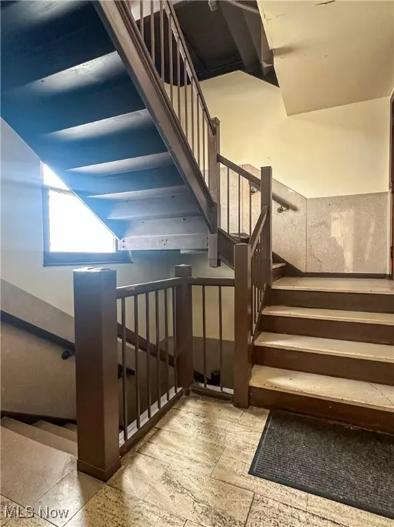 Niles, OH 44446,2 S Main ST