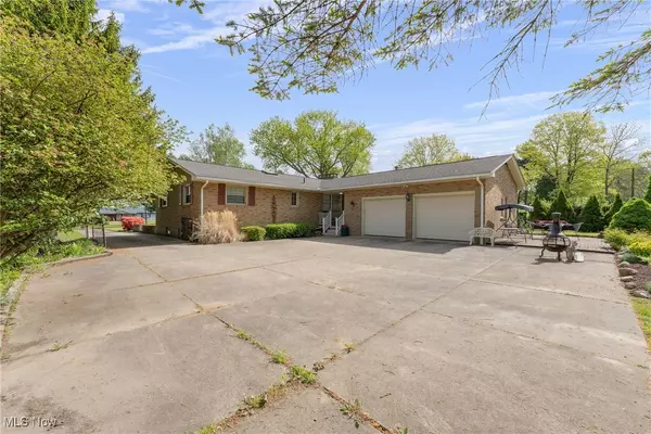 Louisville, OH 44641,6170 Easton ST