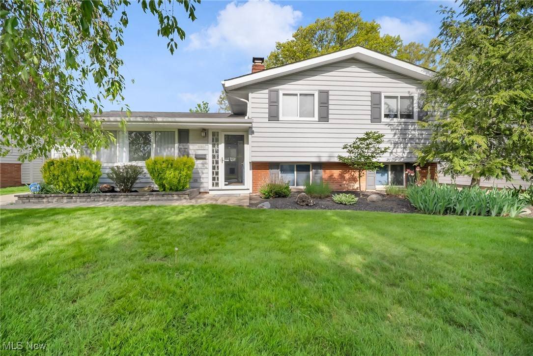 1180 Giesse DR, Mayfield Heights, OH 44124