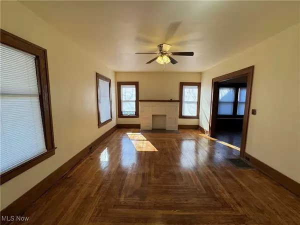 Warren, OH 44483,151 Bonnie Brae AVE NE