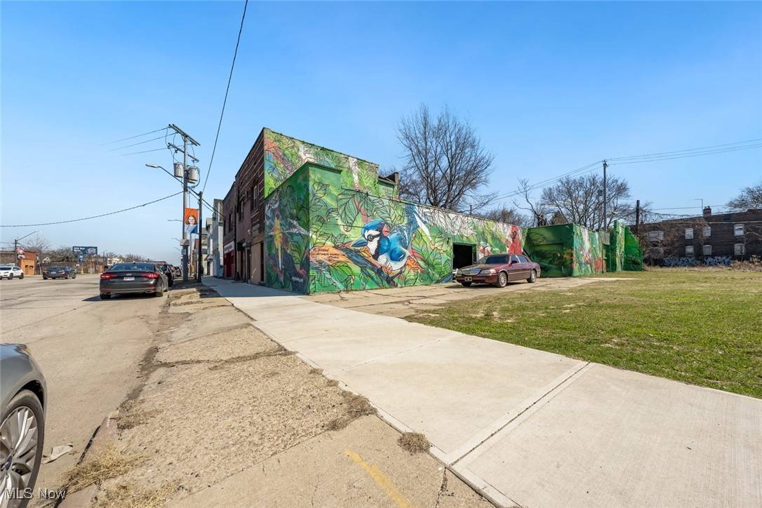 Cleveland, OH 44103,6516 Saint Clair AVE
