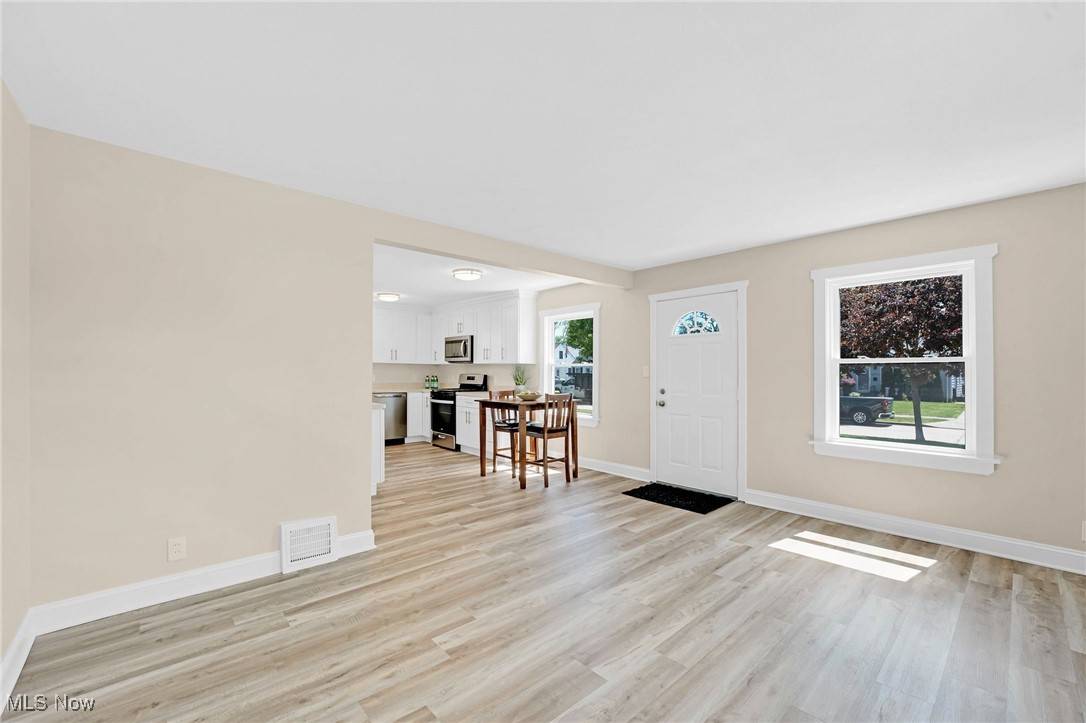Willowick, OH 44095,29527 Bruce DR