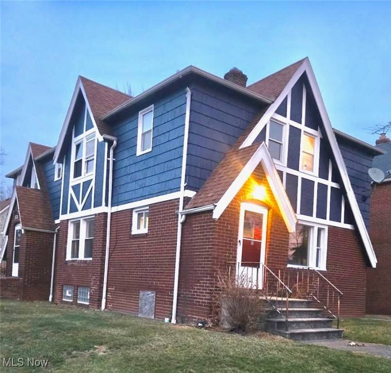934 Ravine DR, Cleveland Heights, OH 44112
