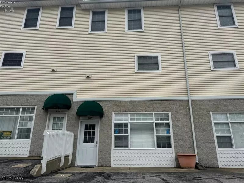 108 Legends LN, Marblehead, OH 43440