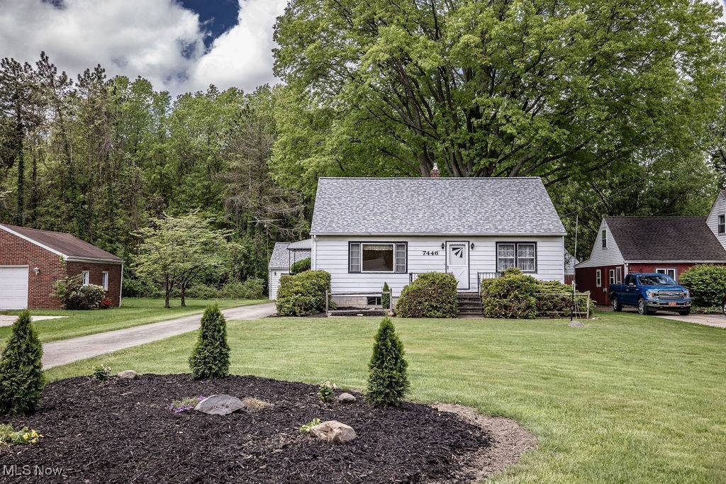 7446 Root RD, North Ridgeville, OH 44039