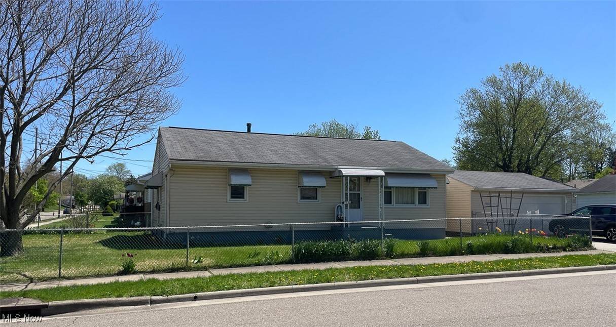 Akron, OH 44314,1132 Battles AVE