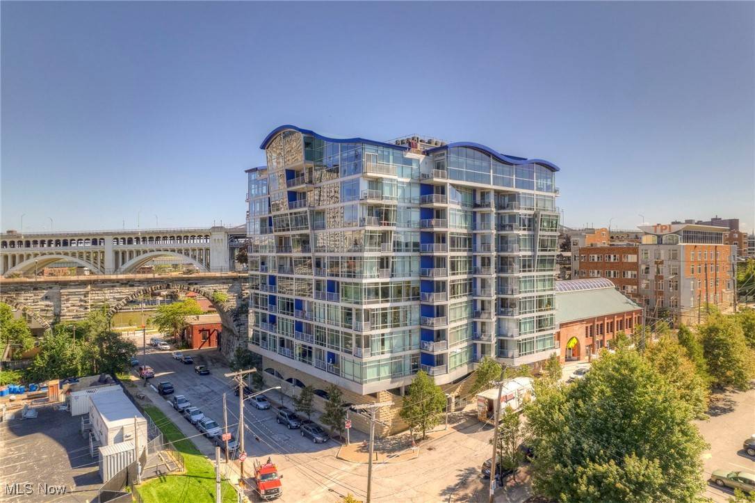 Cleveland, OH 44113,1237 Washington AVE #408