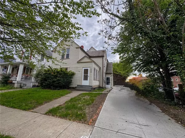 2018 Robin ST, Lakewood, OH 44107