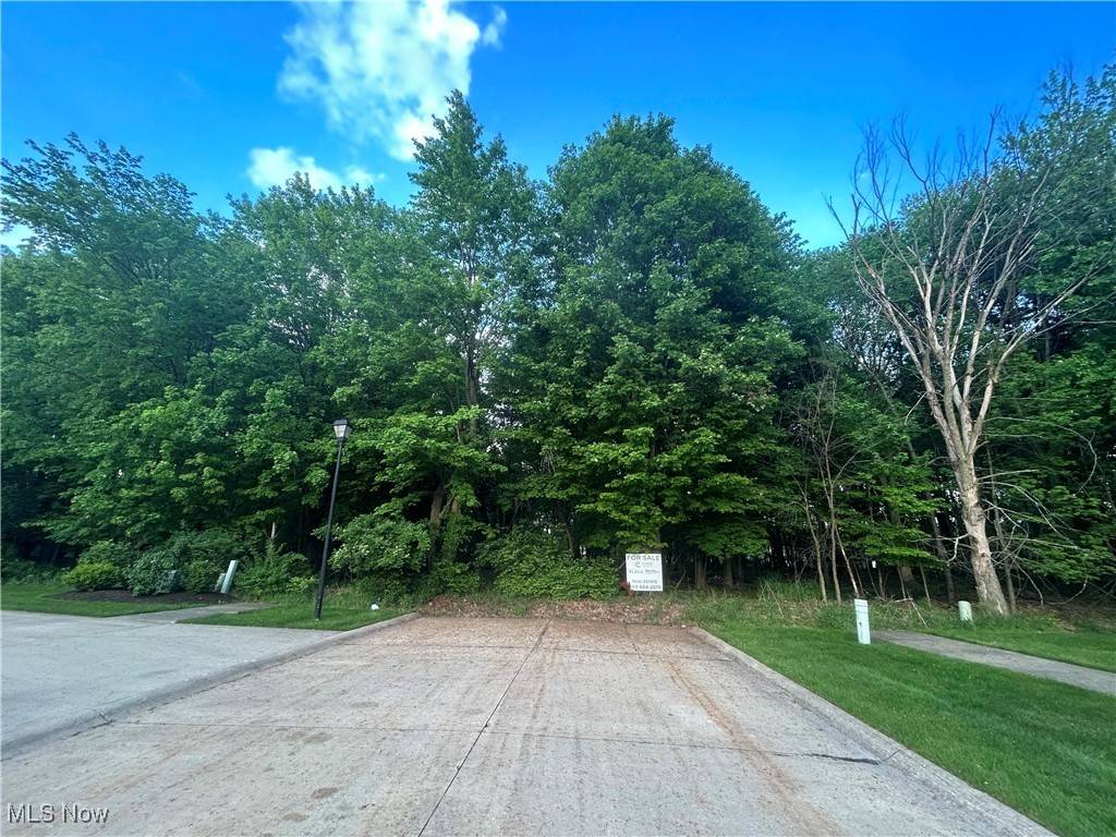 Queensboro DR, Richmond Heights, OH 44143