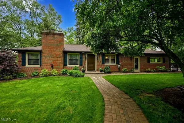 240 Waterside DR, Medina, OH 44256