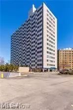 12520 Edgewater DR #702, Lakewood, OH 44107