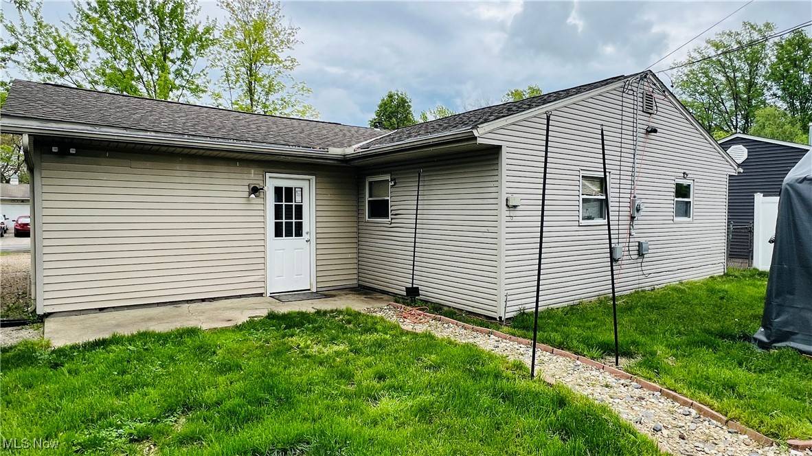 Elyria, OH 44035,989 Fairwood BLVD