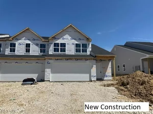 420 Honeycrisp DR NE, Louisville, OH 44641